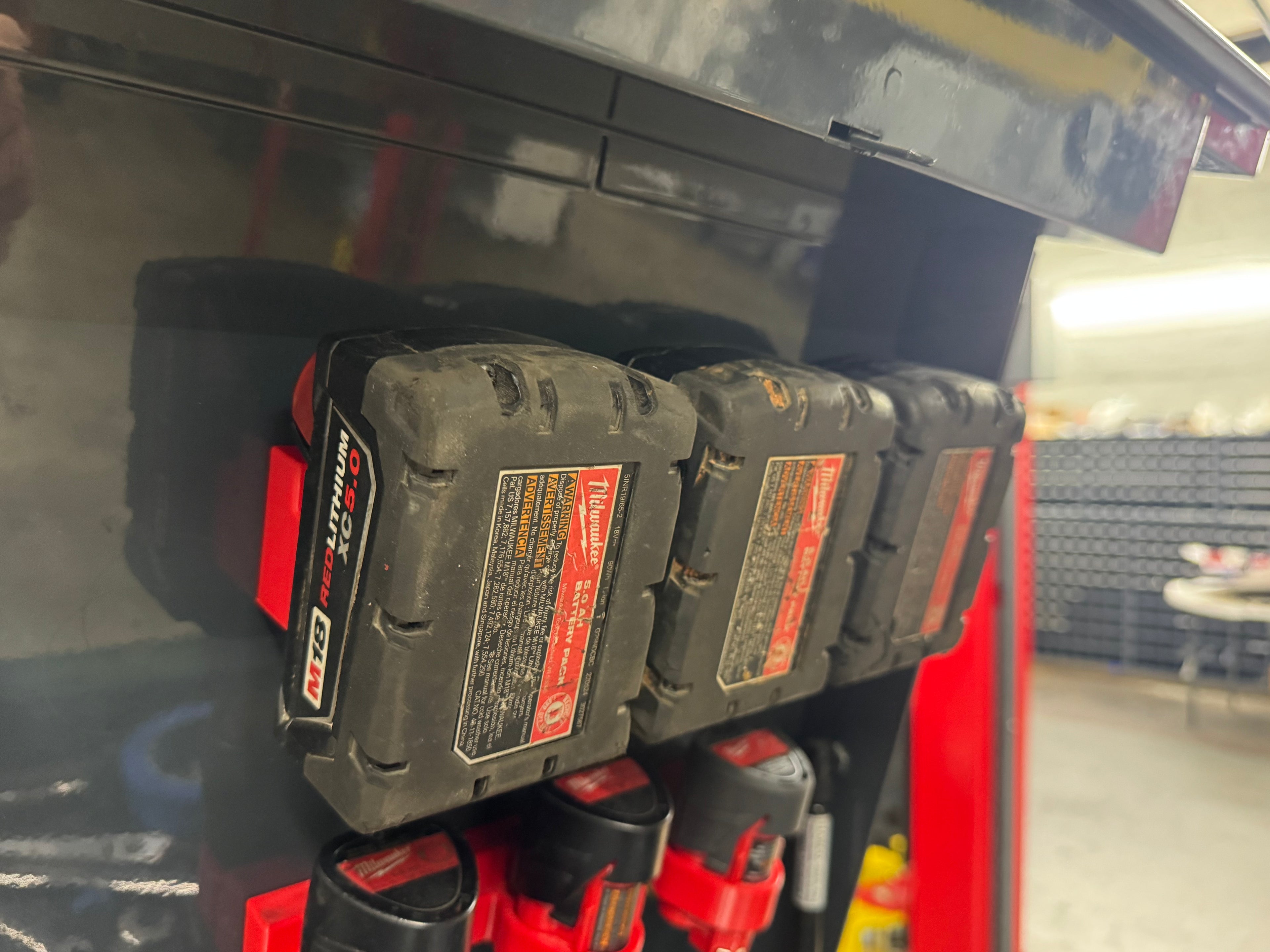 Milwaukee M18 magnetic battery holder