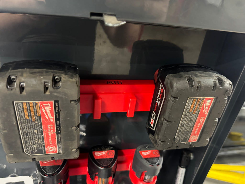 Milwaukee M18 magnetic battery holder